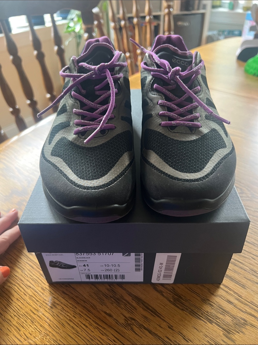 Ecco Women’s Black and Purple Lace-Up Sneakers